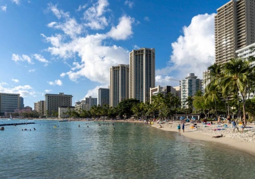 Exploring Waikiki Beach: The Best Hostels and Recreation